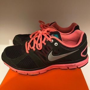 Women’s Nike sneakers